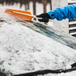 Fiskars SnowXpert Eiskratzer & Schneebürste -Günstiges Gartenambiente Geschäft 0910200568 SnowXpert Eiskratzer und Schneebuerste 1 104016