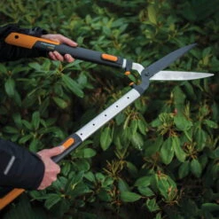 Fiskars SmartFit Teleskop Heckenschere -Günstiges Gartenambiente Geschäft 0920300643 SmartFit Teleskop Heckenschere HS86 3 107024