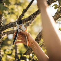 Fiskars Bypass Gartenschere P531 Smartfit -Günstiges Gartenambiente Geschäft 0920300709 Plus Metall Bypass Gartenschere P531 Smartfit 2 115514