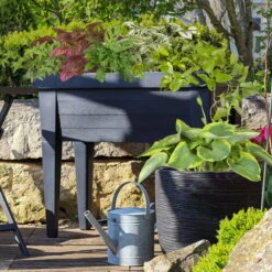 Pflanzgefäß Rib Cullen Schwarz, Ø 35 X H 34 Cm 5 Pflanzgefäß Rib Cullen Schwarz, Ø 35 X H 34 Cm -Günstiges Gartenambiente Geschäft 0980250129 Hochbeet mit Beinen und Deckel anthrazi 3210103447 Pflanzgefaess Rib Cullen schwarz 111352