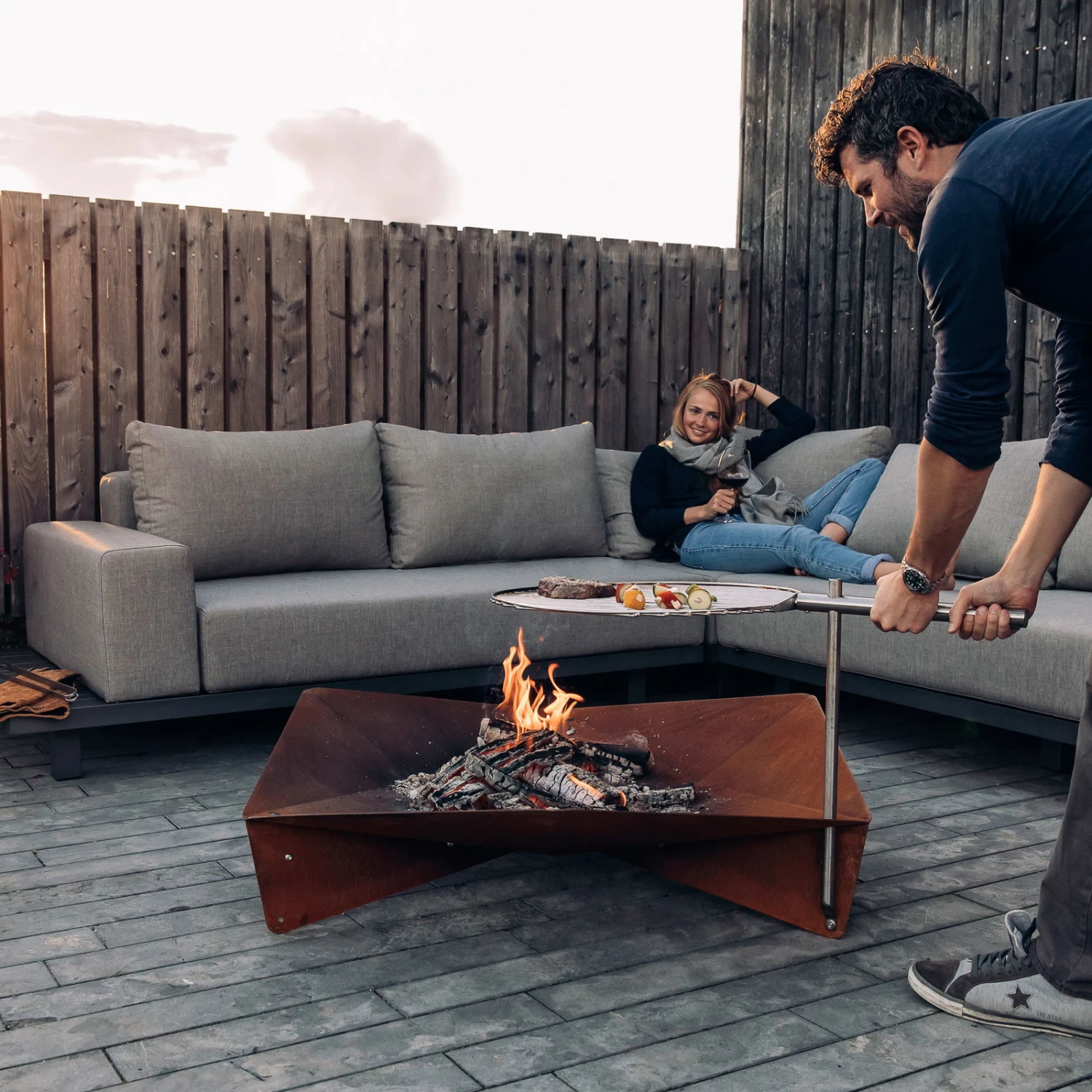 Höfats TRIPLE 90 Feuerschale In Schwarz, Maße 90 X 78 X 24 Cm 6 Höfats TRIPLE 90 Feuerschale In Schwarz, Maße 90 X 78 X 24 Cm – Bild 6