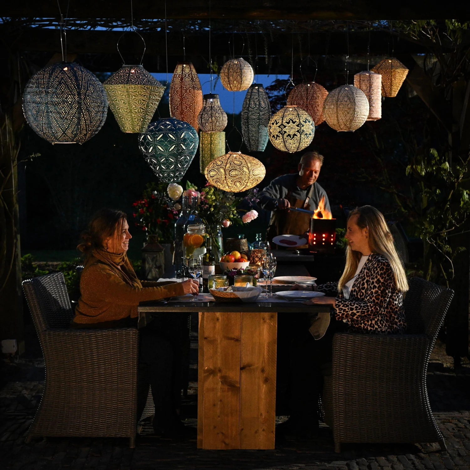 Solarlaterne 'Bulb 16 Occult', Gold, Ø 16 X 20 Cm 6 Solarlaterne 'Bulb 16 Occult', Gold, Ø 16 X 20 Cm – Bild 6